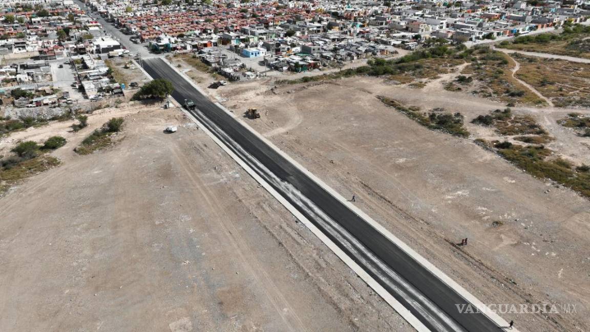 $!En el proyecto, que forma parte del 1er Maratón de Obras Saltillo Nos Une, se invierten 4.5 millones de pesos y los beneficios serán para cientos de personas de ese sector de la ciudad, viviendas, escuelas y comercios.