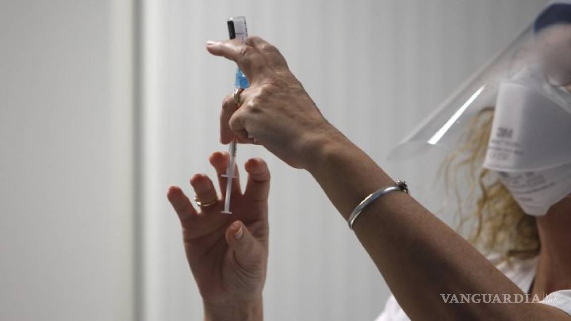Por escasez de vacunas, resurgen enfermedades 'erradicadas' en Coahuila