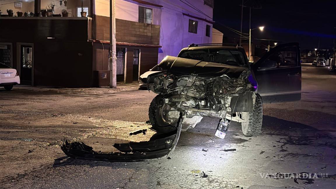 $!Vecinos alertaron al 911 tras escuchar el fuerte impacto en plena madrugada.