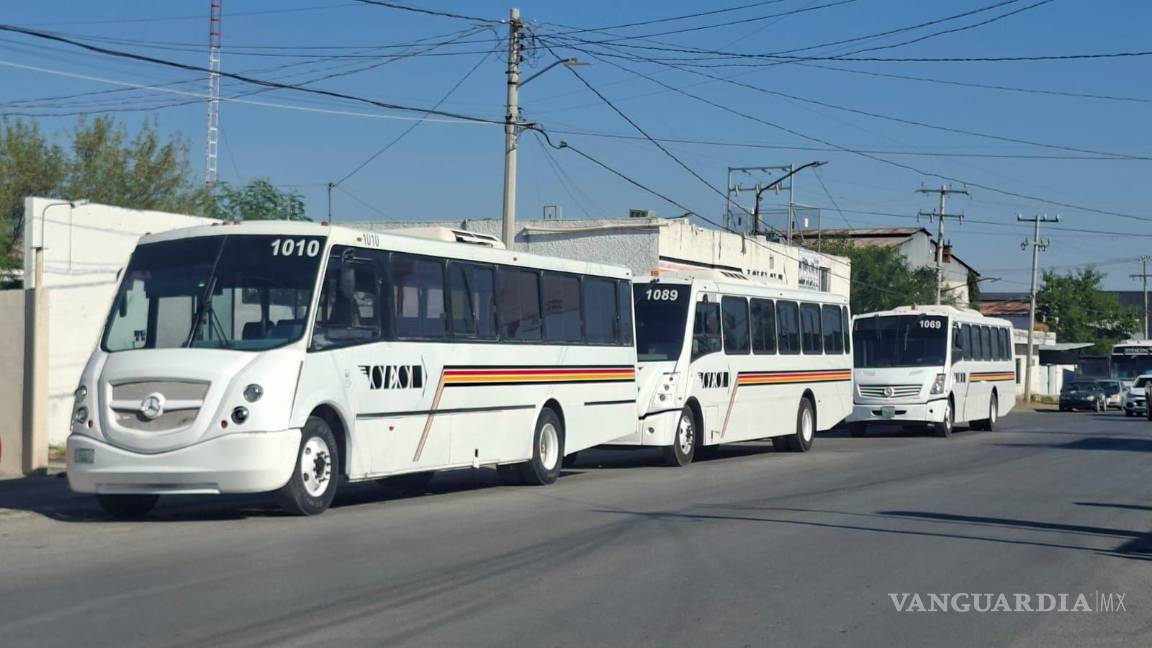 $!Los conductores lamentaron la ausencia de apoyo sindical para defender sus derechos.