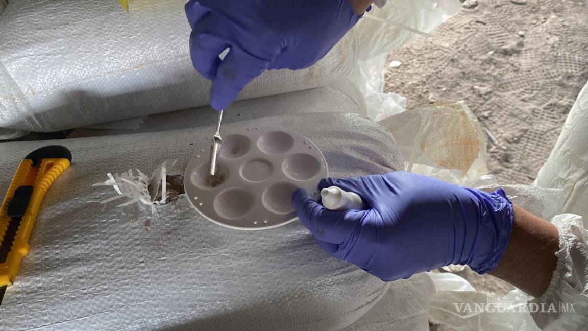 $!Aspectos del decomiso materiales para realizar drogas sintéticas en Nuevo León.