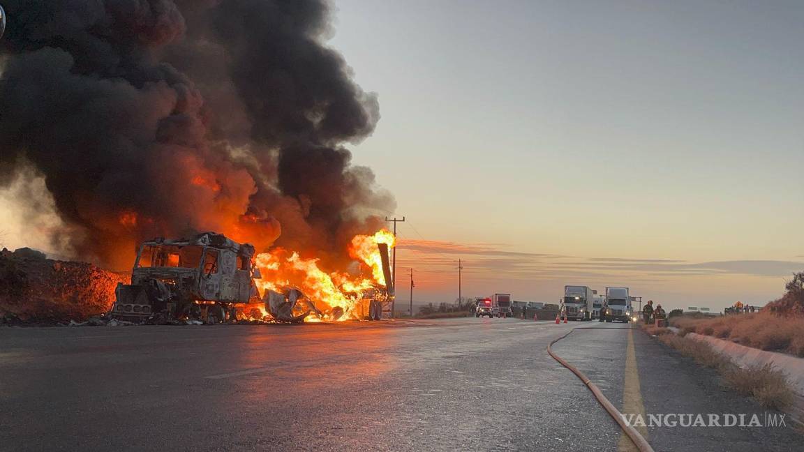 Se le quema tráiler en la carretera Torreón-Saltillo