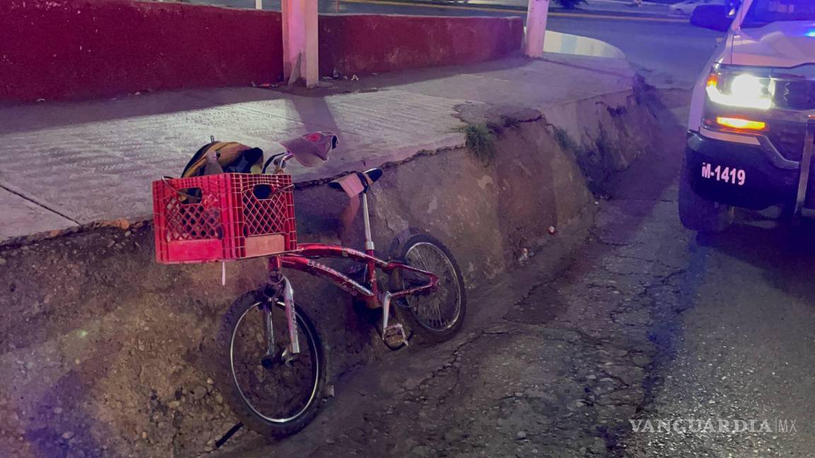 Adulto mayor muere en clínica del IMSS de Saltillo tras ser derribado de su bicicleta