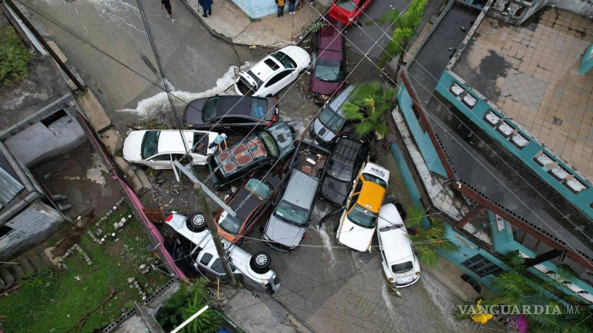 Tres muertos tras torrencial lluvia en Nuevo León