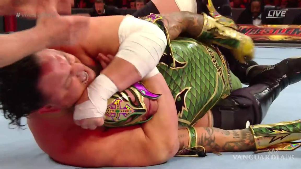 Rey Mysterio fue humillado por Samoa Joe en Wrestlemania....¡en un minuto!