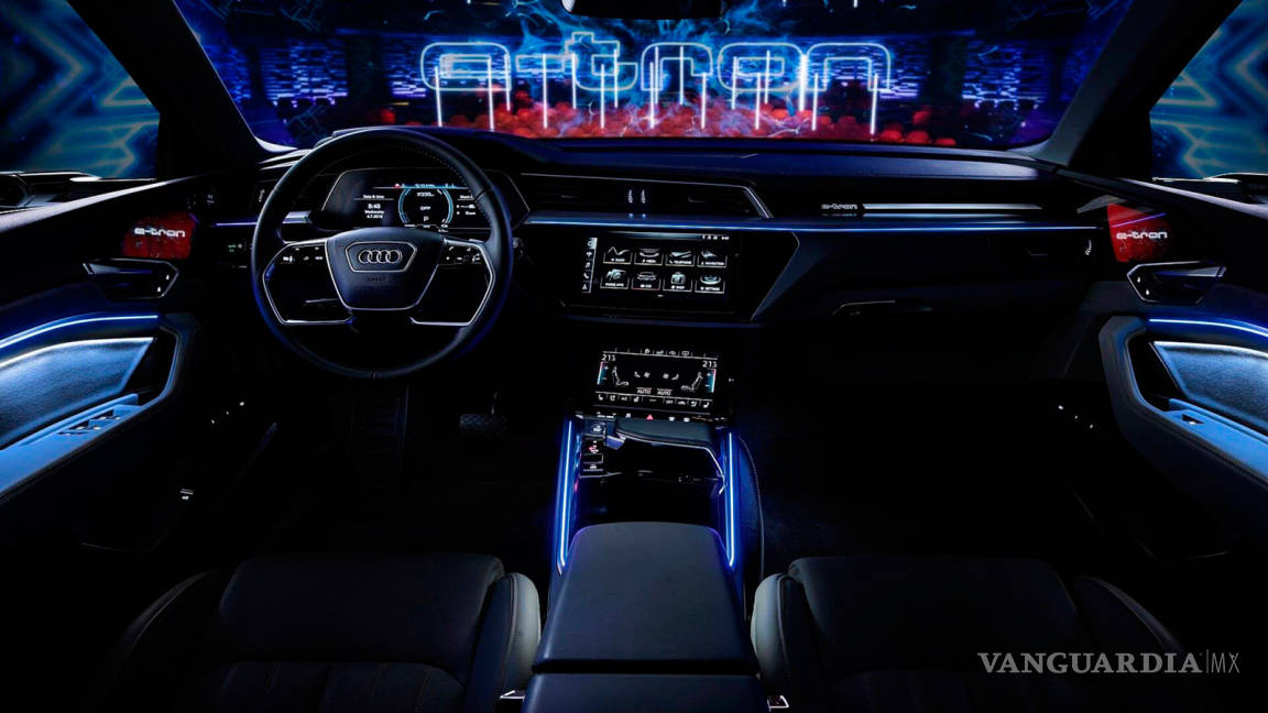 $!Así es el alucinante interior del futurista Audi e-tron, pantallas digitales por doquier