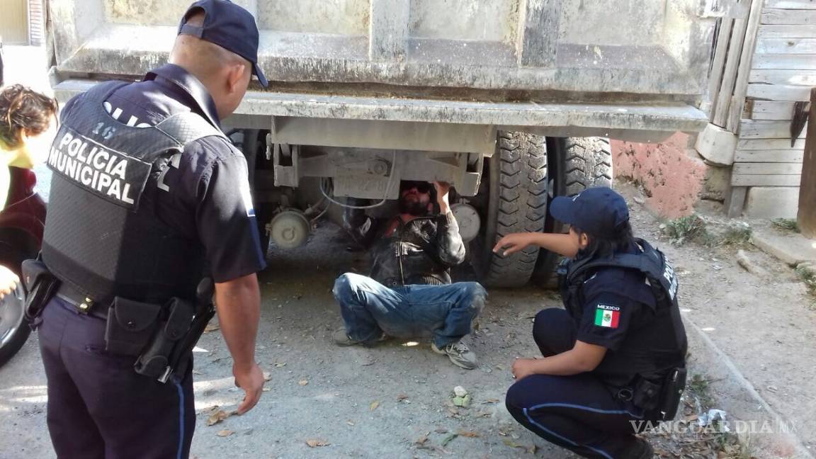 $!Intenta matarse, falla y policías lo detienen en Arteaga