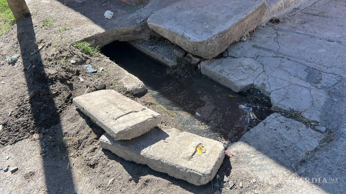 $!Daña paso del agua rejillas en Paras, Coahuila