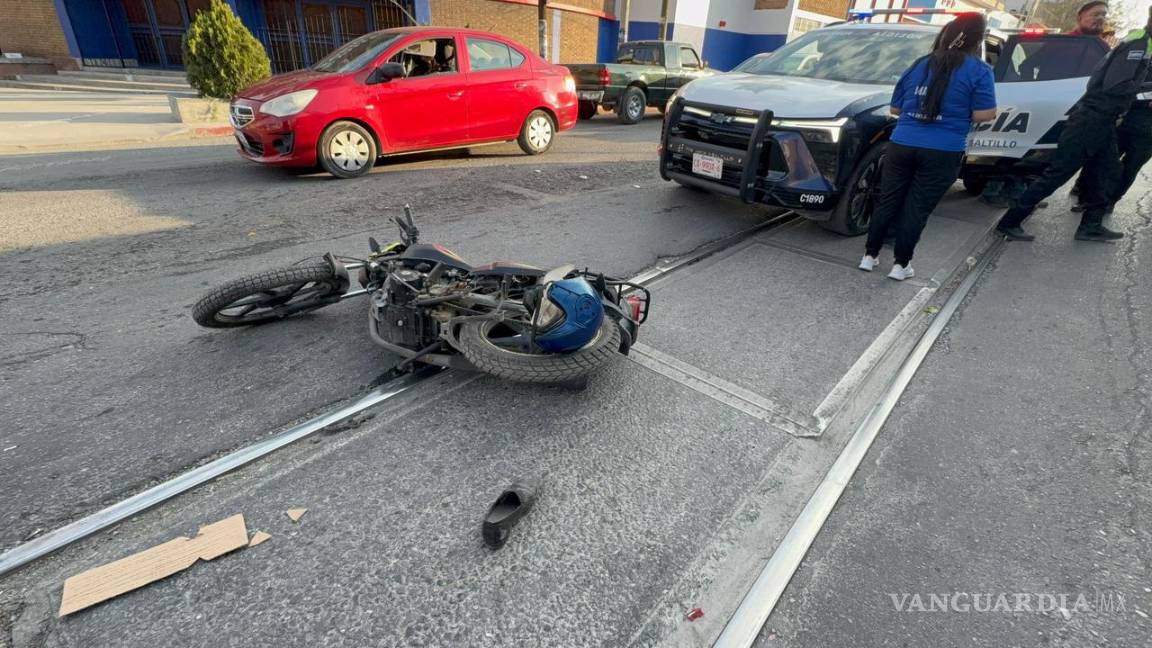 $!El accidente ocurrió en el cruce de Emilio Carranza y Ramos Arizpe.