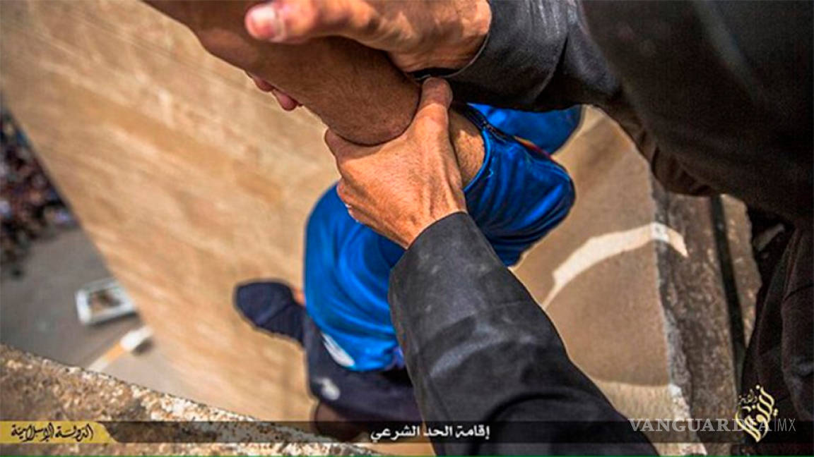 Estado Islámico extrema atrocidades con los homosexuales