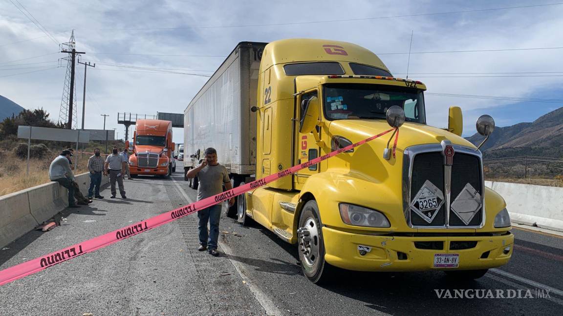 De nuevo choque en Los Chorros; ahora camión que transportaba ácido paraliza tráfico