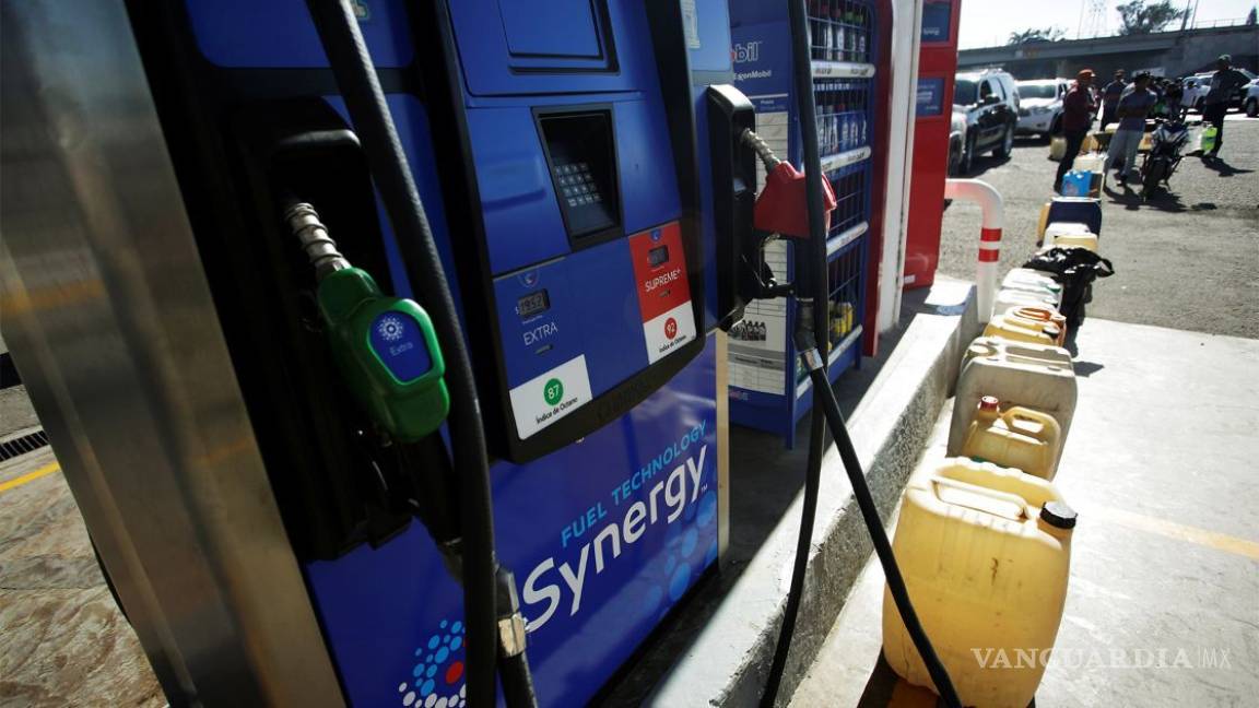 Desabasto de gasolina se puede aguantar por una semana más, advierten comerciantes