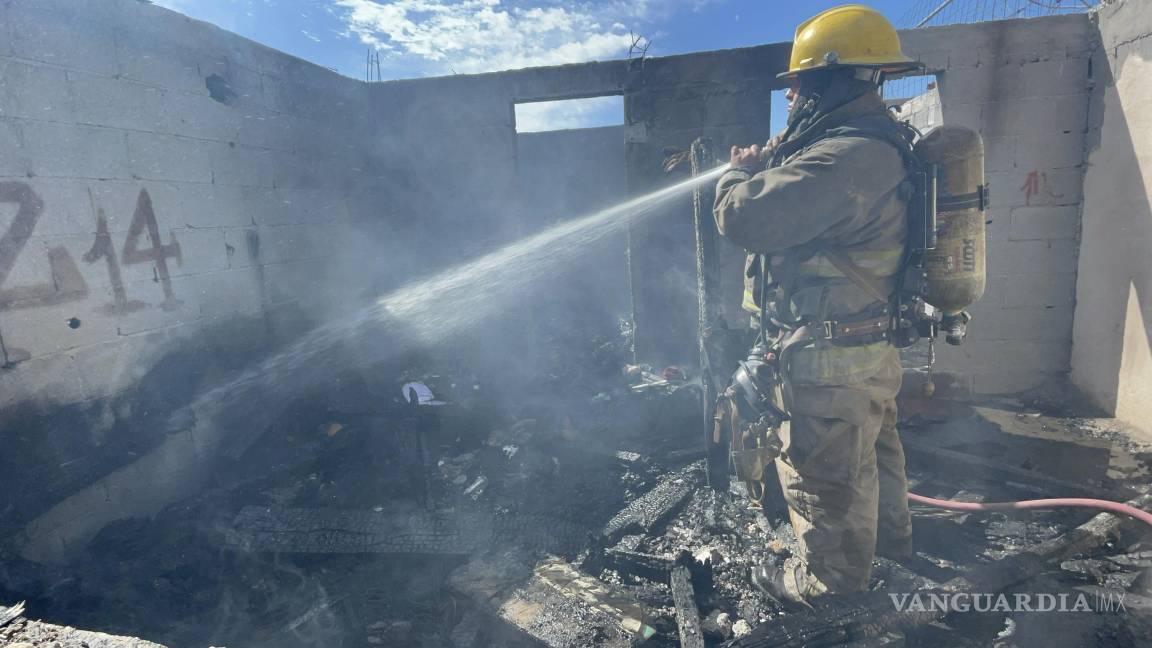 Incendio consume vivienda abandonada en la colonia Morelos de Saltillo