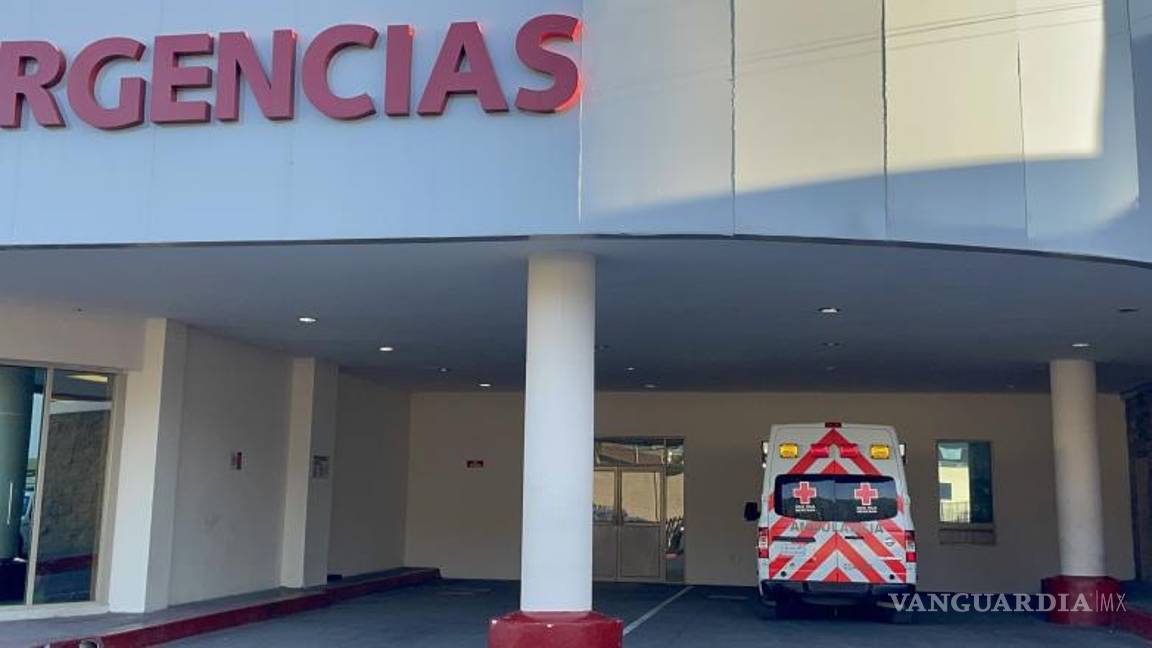 $!Paramédicos trasladaron al hombre al Hospital General tras presentar quemaduras en varias partes del cuerpo.