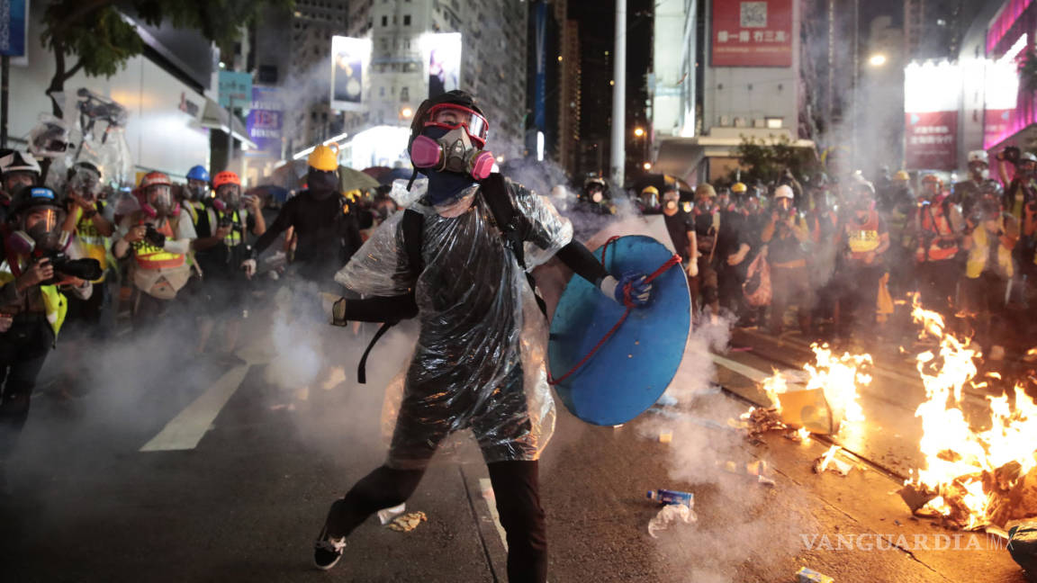 Condenan de terrorismo a manifestante de Hong Kong, en el primer juicio de la ley de seguridad nacional china