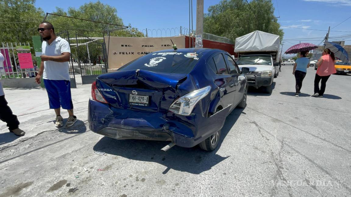 Falla en frenos provoca accidente múltiple en la colonia Gaspar Valdés, en Saltillo
