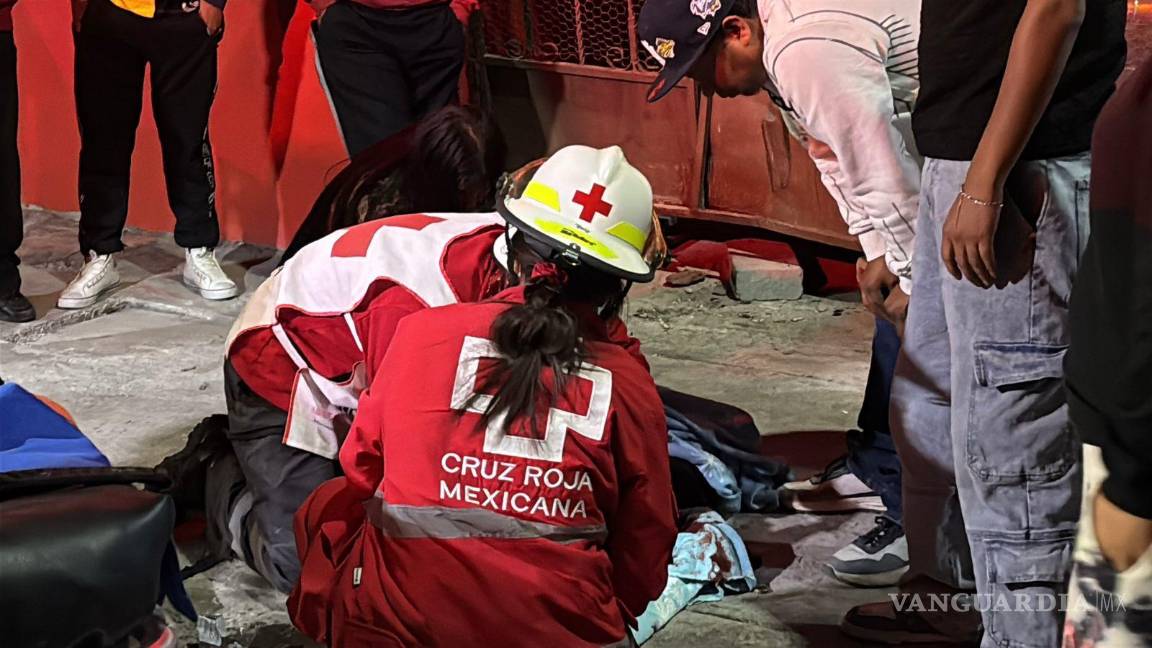 $!Paramédicos de la Cruz Roja brindaron atención prehospitalaria a Francisco Alejandro, quien presentaba una lesión considerable en la cabeza.