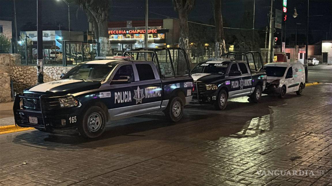 $!Peritos de la Fiscalía levantaron evidencias y trasladaron el cuerpo al Semefo para necropsia.