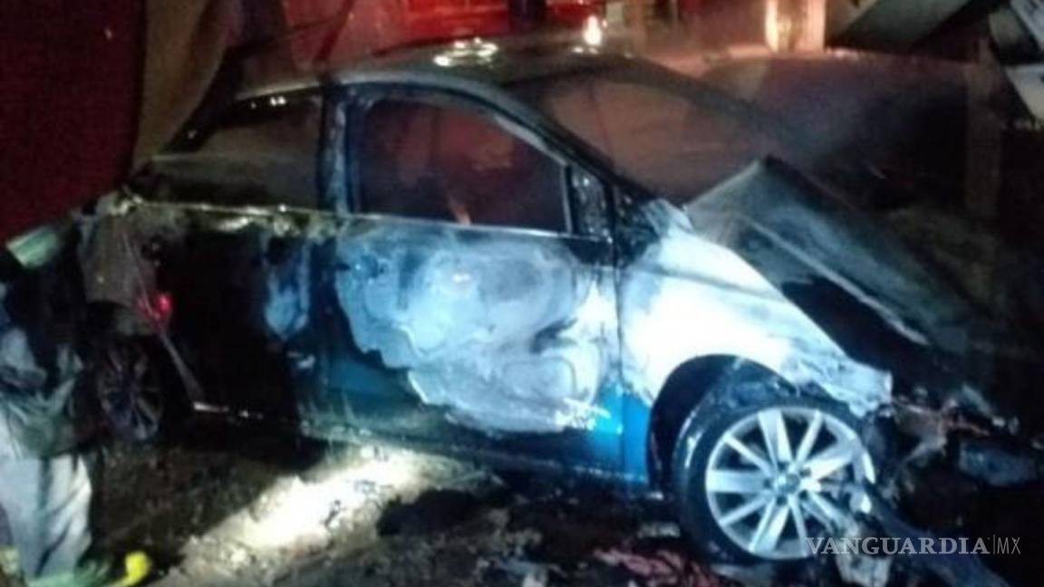 Torreón: fallecen tres jóvenes calcinados en trágico accidente; regresaban de una posada