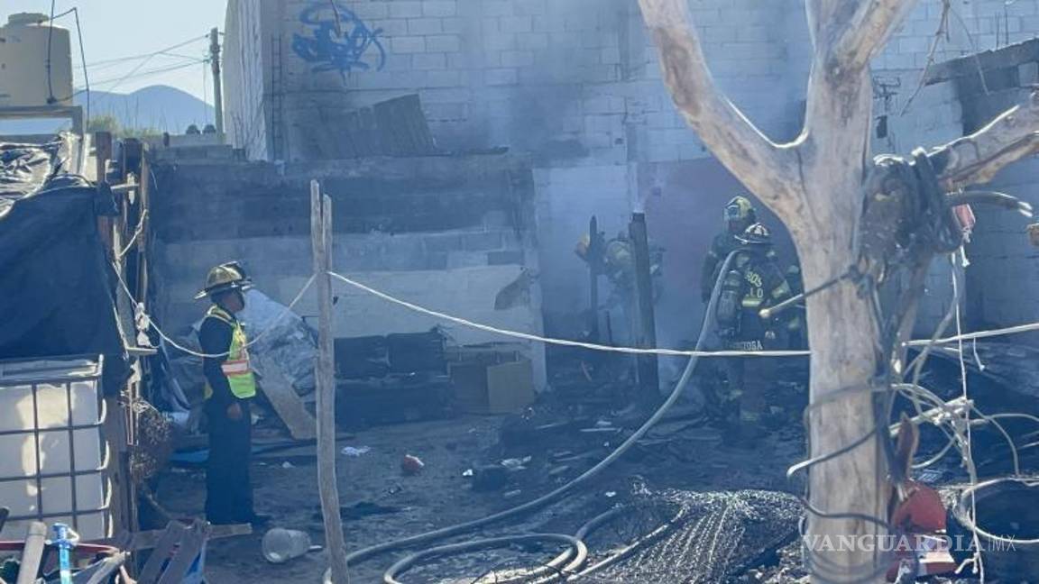 $!El siniestro provocó únicamente daños materiales en el inmueble ubicado en la calle Jesús Reyes Heroles.