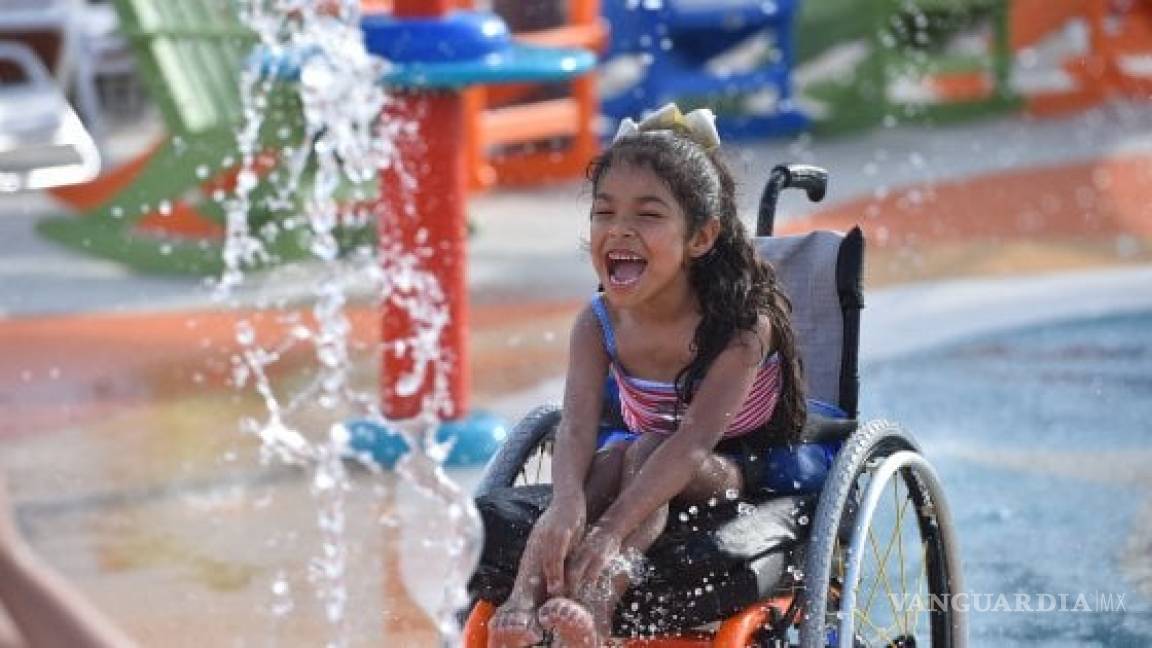 Abren el primer parque acuático para niños con discapacidad