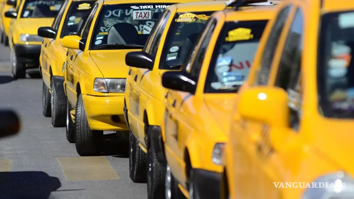 Saltillo: sancionarán a taxis con vidrios polarizados, placas irregulares y sirenas prohibidas