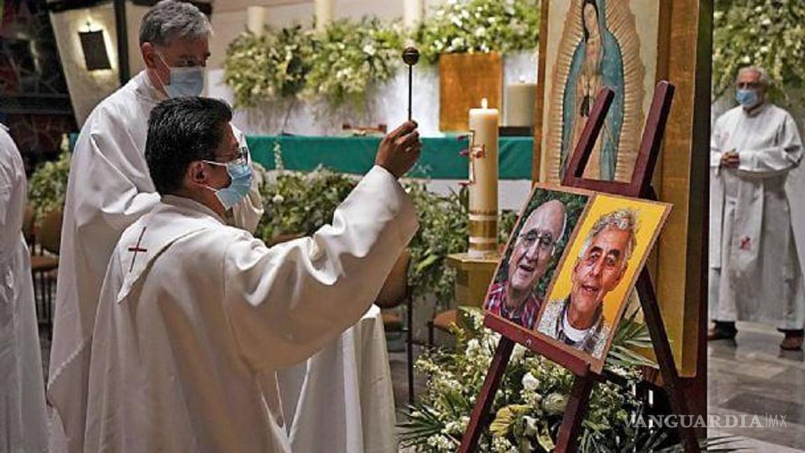 $!Dos días después del asesinato, se confirmó la localización y recuperación de los cuerpos de los sacerdotes jesuitas y el guía turístico