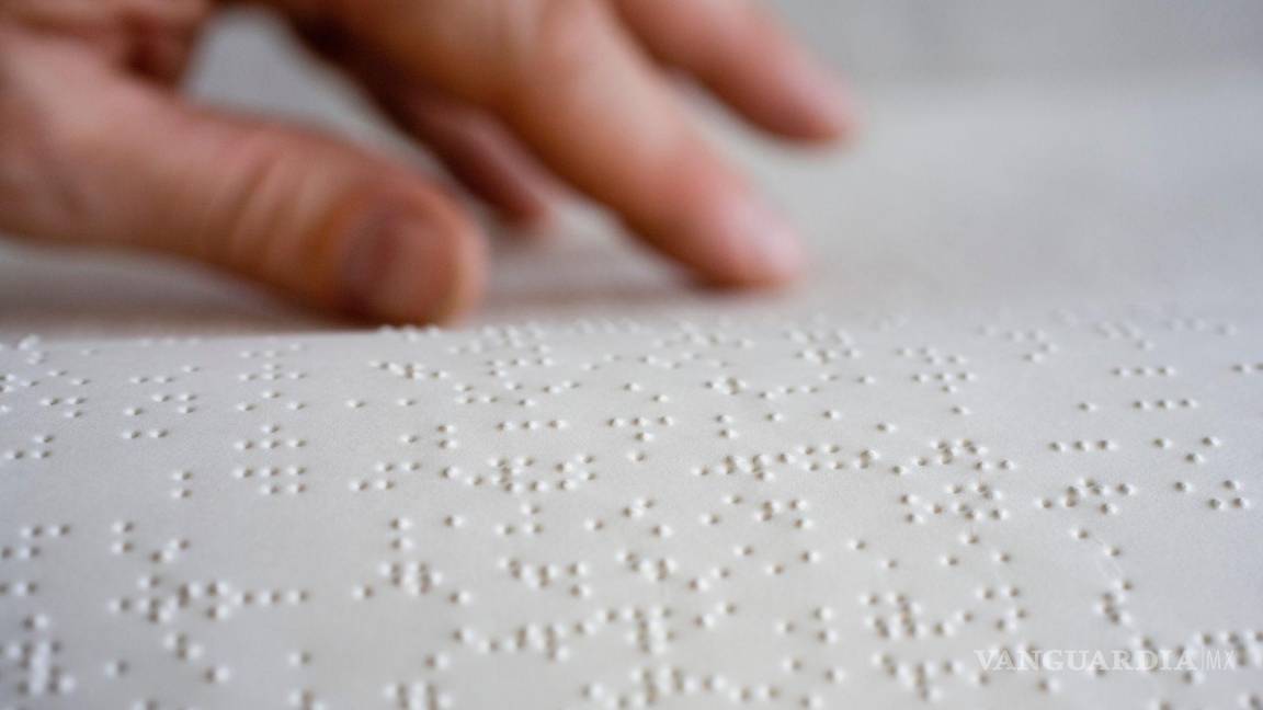 Para promover la igualdad y la inclusión, crean documentos Fiscales de Coahuila en Braille