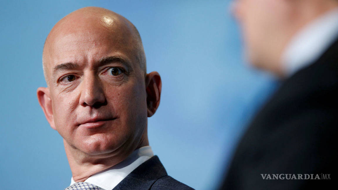 Jeff Bezos, CEO de Amazon, se perfila a ser el primer trillonario de la historia