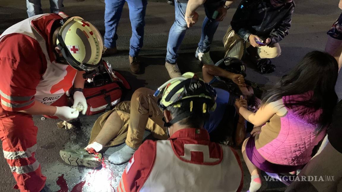 Motociclista se fractura tobillo en Fundadores