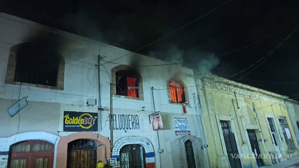 Se incendia bar ‘Golden Boy’ en Zona Centro de Saltillo; autoridades desconocen causas