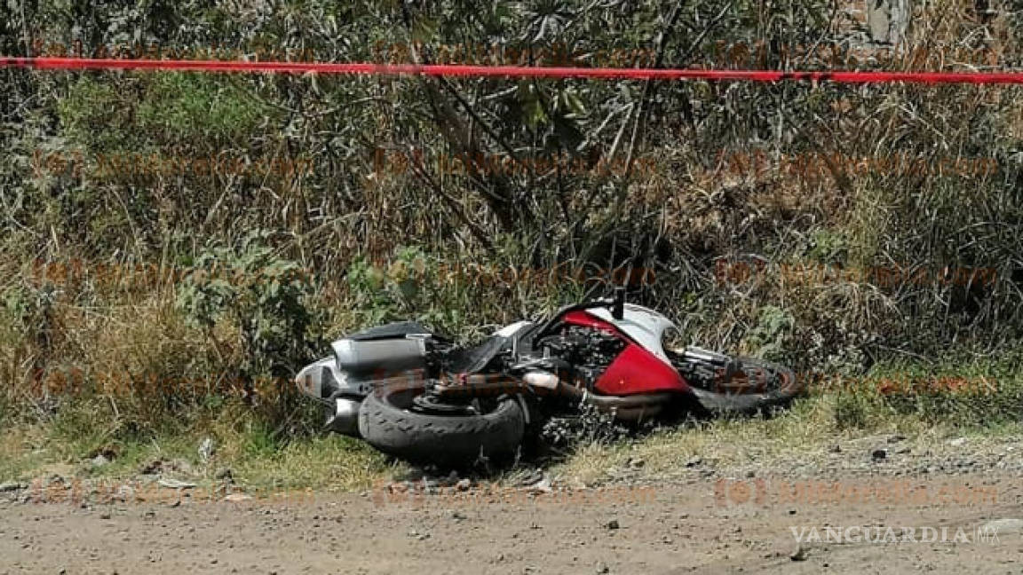 En Saltillo, mujer en moto sufre choque por alcance en Fundadores