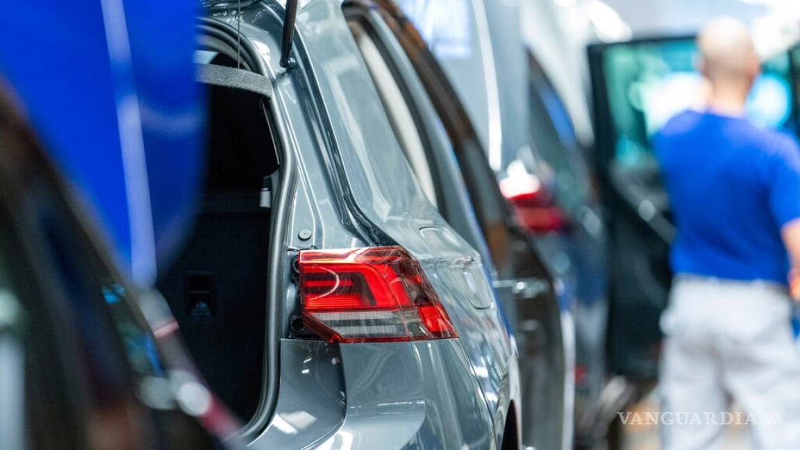 Ventas de vehículos ligeros subieron 12.7% en julio; siguen por debajo de niveles prepandemia