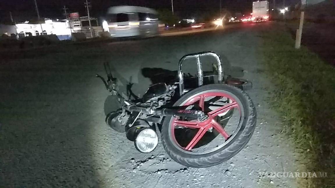 Joven motociclista termina con fractura expuesta tras accidente; presunto responsable se da a la fuga en Ramos Arizpe