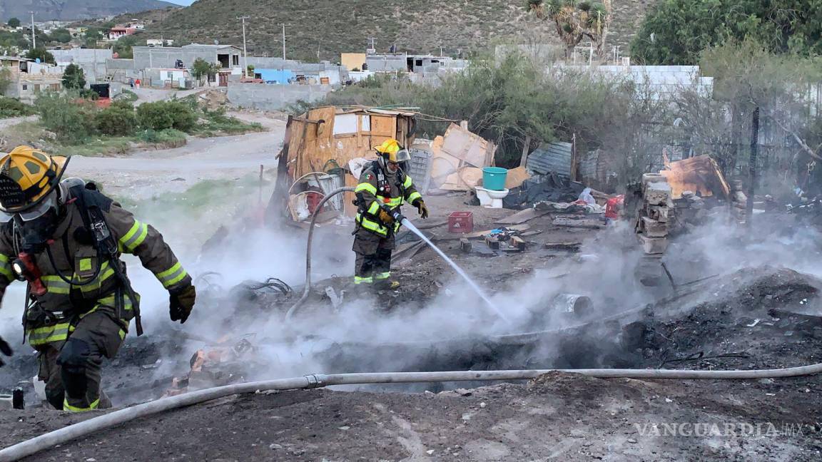 Bomberos de Saltillo sofocan fuego en tejaban