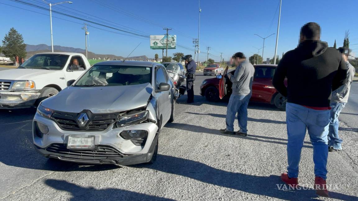 Conductora se incorpora sin precaución y causa accidente al sur de Saltillo