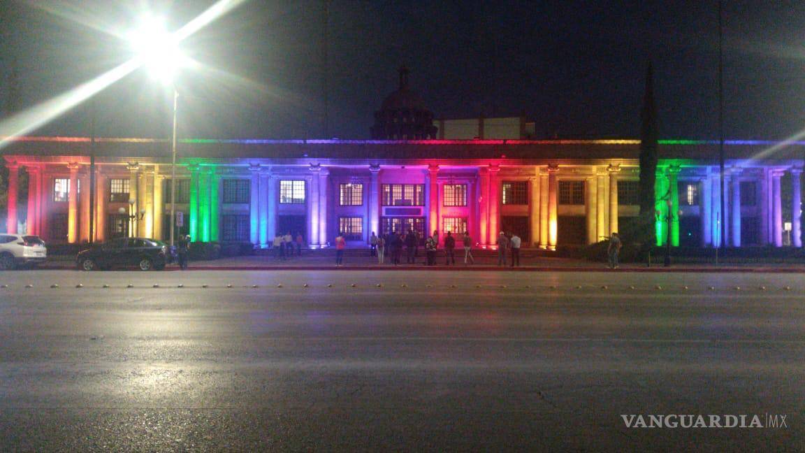 Se pinta de arcoíris el Congreso de Coahuila en el mes del orgullo LGBTTTIQ+