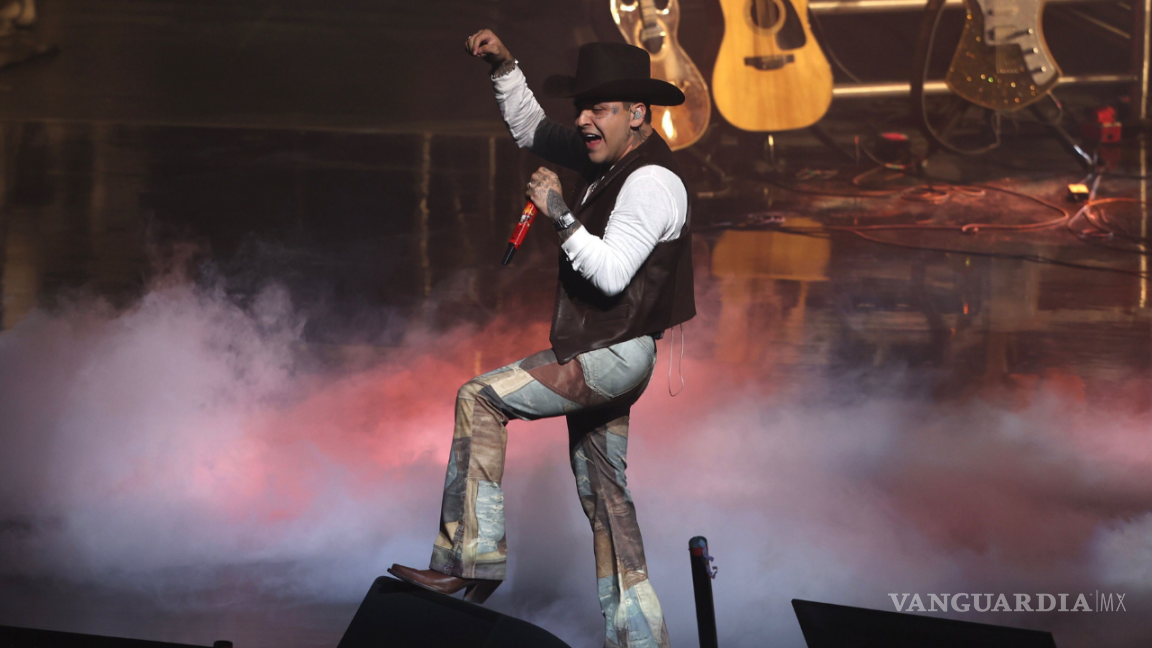 $!El famoso cantante mexicano de música regional, Christian Nodal, recibió el prestigioso ‘RAZA Trailblazer Award’ de la Universidad de Harvard.