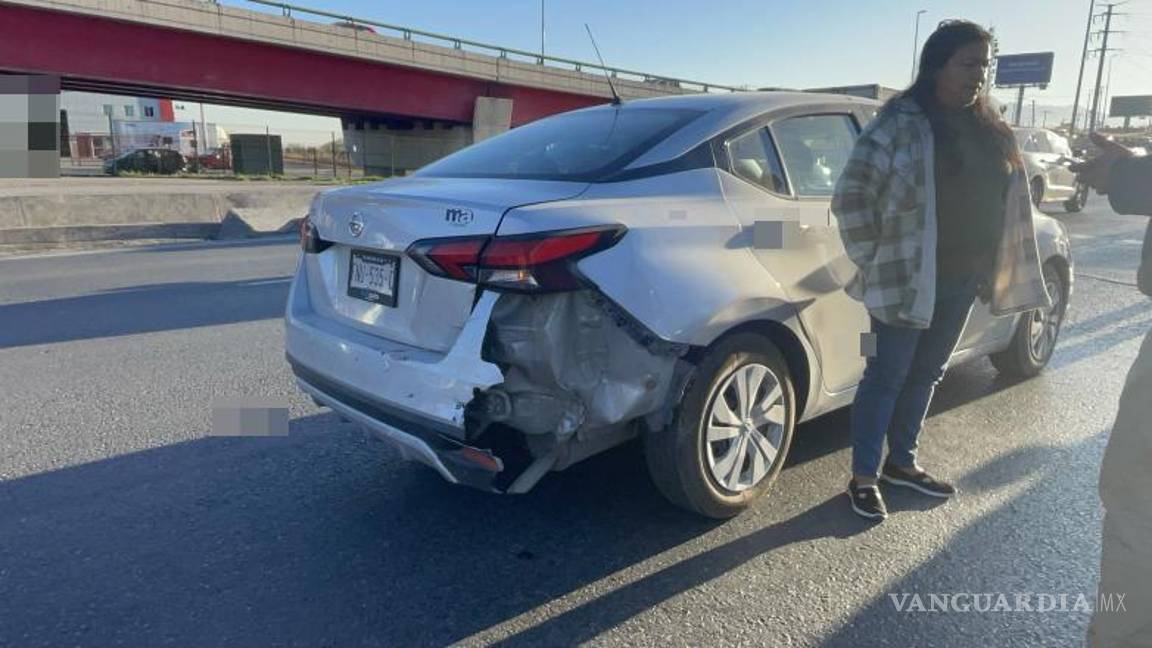 $!El incidente provocó un pequeño caos vial que afectó a varios conductores durante la mañana del lunes.