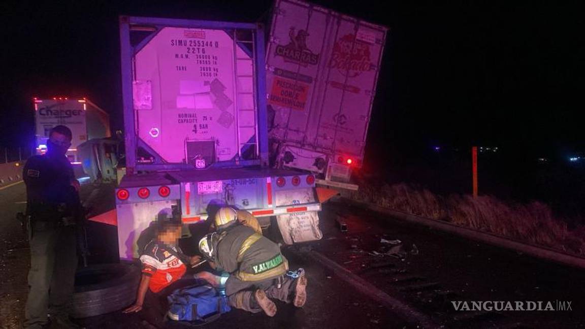 $!Autoridades de Protección Civil y bomberos acudieron al lugar del incidente.