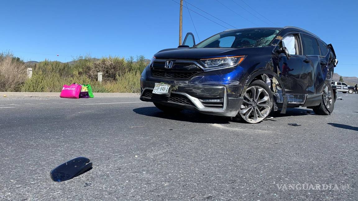 Camioneta causa choque con un tráiler y un Tsuru por carretera Zacatecas