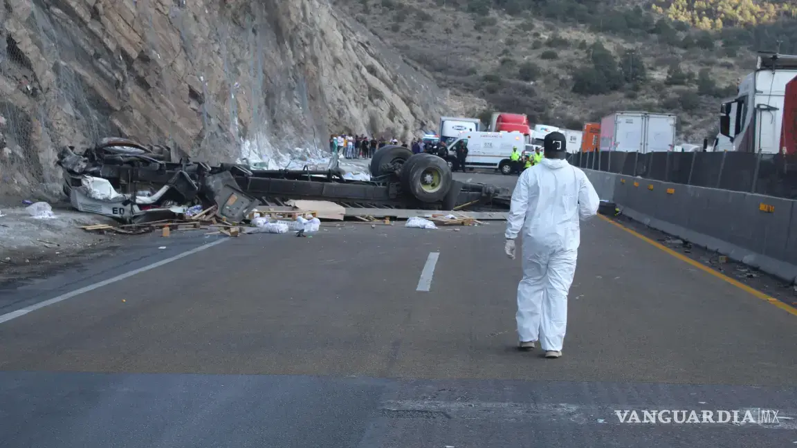 $!El accidente se suma a la larga lista de tragedias del tramo carretero.