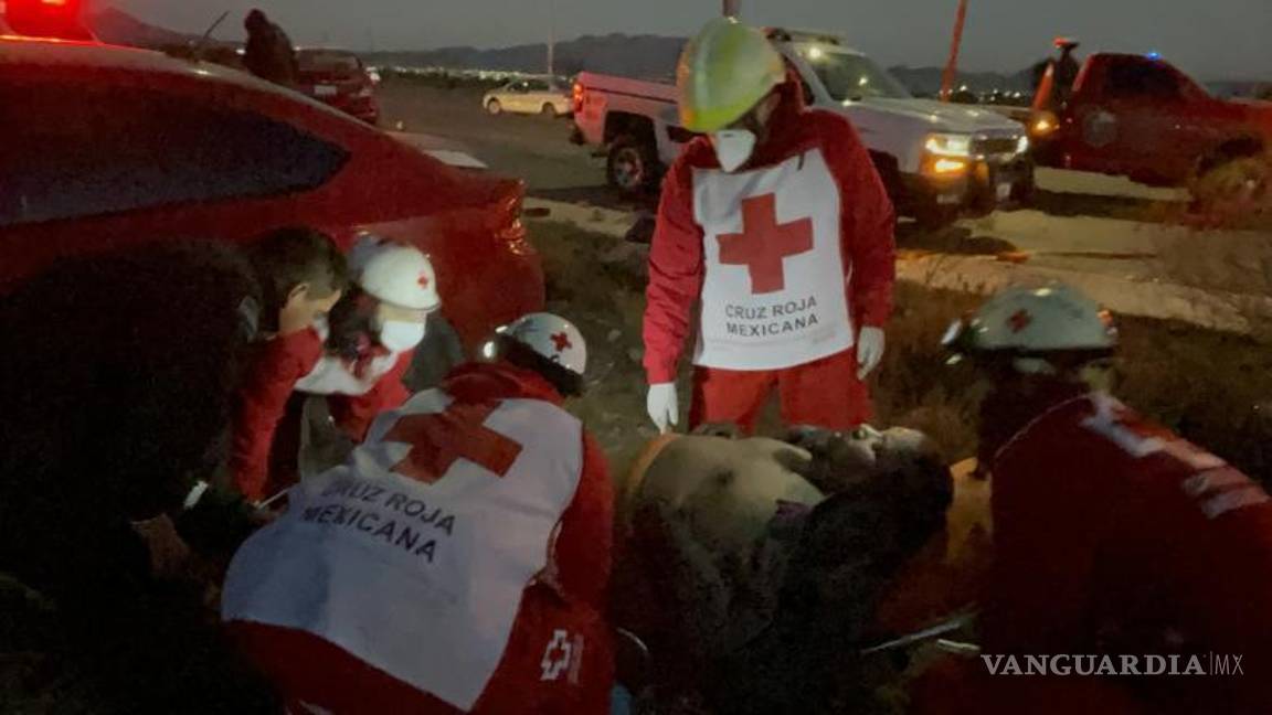 $!Paramédicos de la Cruz Roja atendieron a los lesionados.