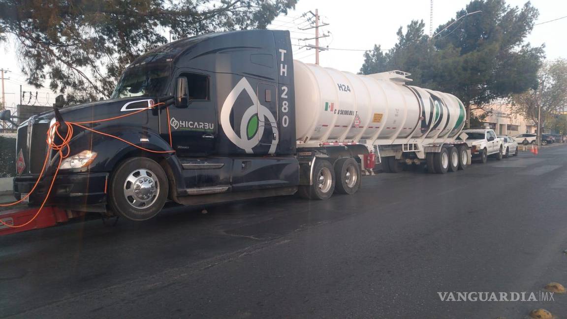 Coahuila: decomisan huachicol en carretera Los Chorros