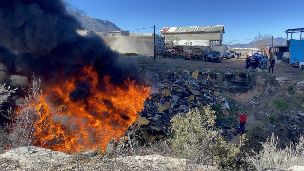 Queman basura acumulada y provocan incendio en arroyo de Saltillo