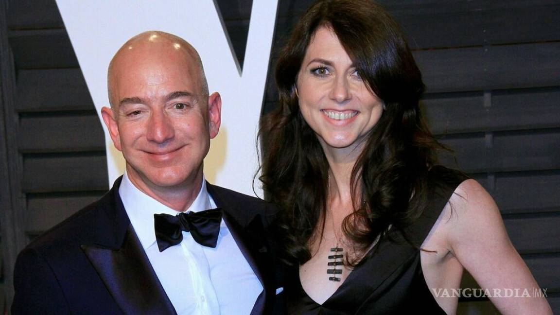 Jeff y MacKenzie Bezos concluyen divorcio; la escritora se quedará con el 4% de Amazon