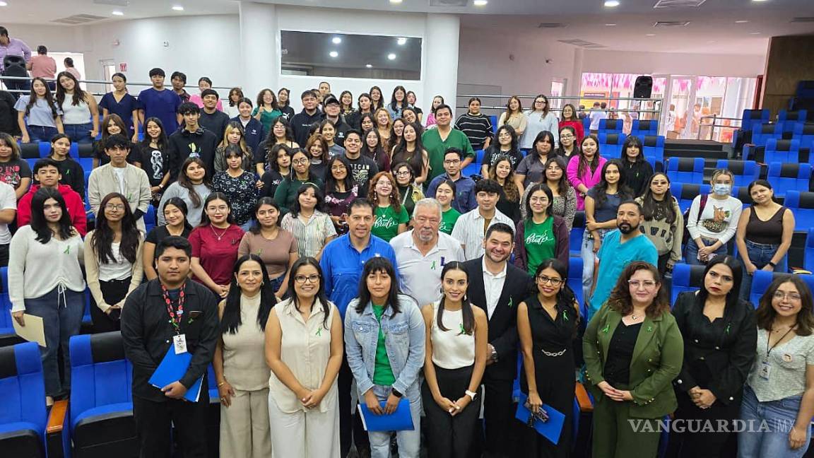$!Participaron como panelistas académicos y especialistas en psicología, entre ellos Mireya Ramírez Ordoñez, Cynthia Montalvo Rivera y Saúl Inocente de Luna Gámez.