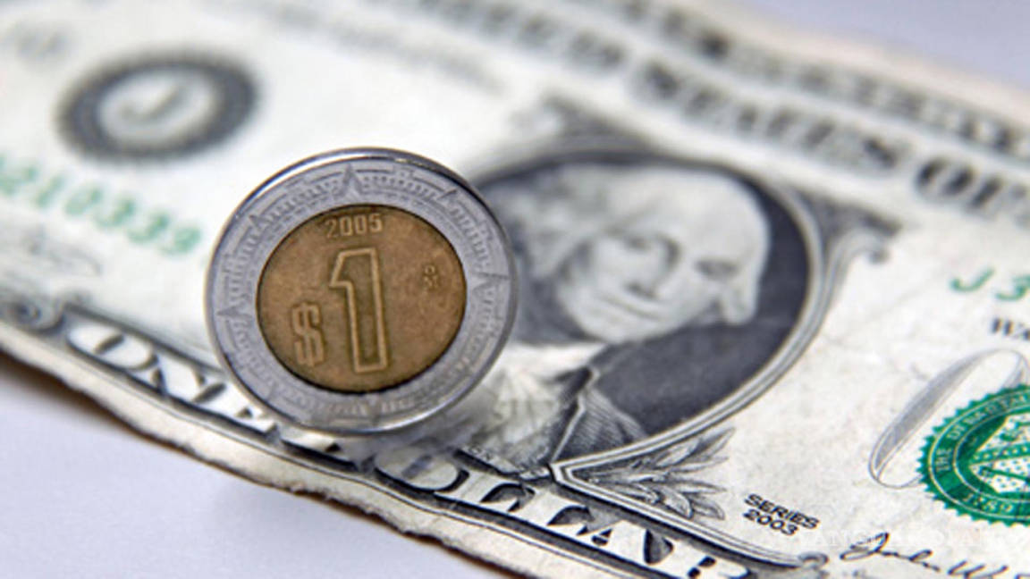 Dólar regresa arriba de los 18 pesos a la venta
