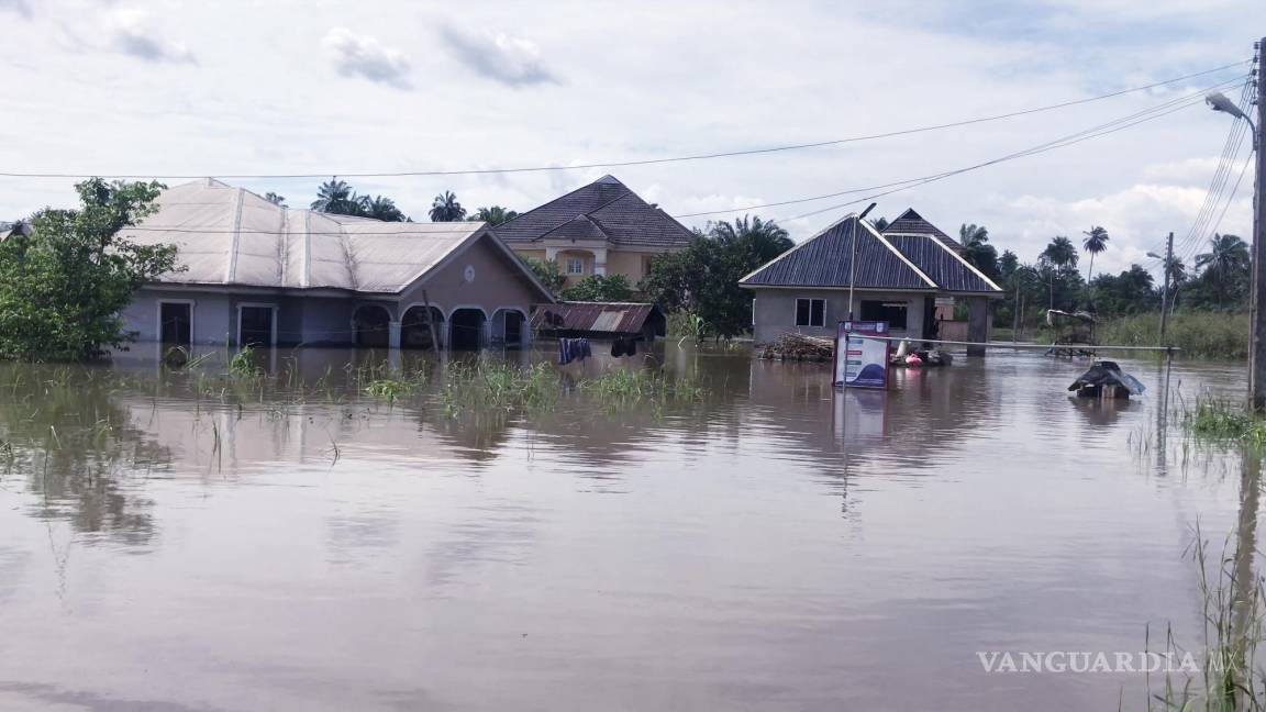 $!Casas parcialmente inundadas en una zona residencial en Bayelsa Nigeria