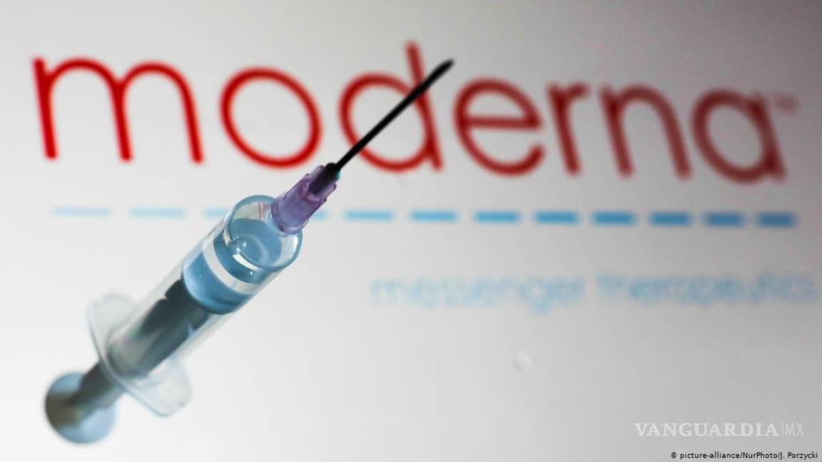 Probarán la vacuna de Moderna contra COVID-19 en adolescentes en EU